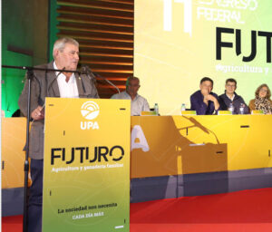 Lorenzo Ramos se despide tras más de veinte años al frente de UPA