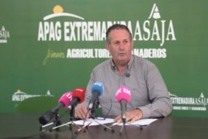 La presión institucional fuerza una pausa en la movilización frente al Ministerio