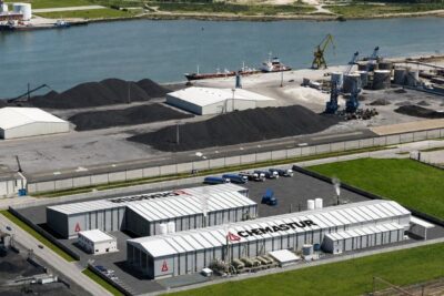 Asturiana de Fertilizantes pelea por seguir en el puerto de Avilés