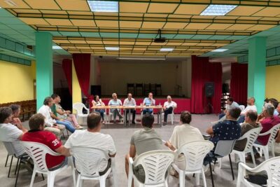 Vacunación y bioseguridad, las claves de la Junta ante el avance de Newcastle