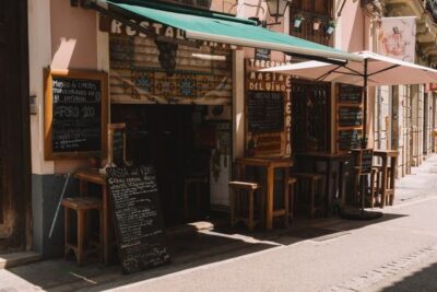Qué piden y cuánto gastan los españoles cuando salen a comer
